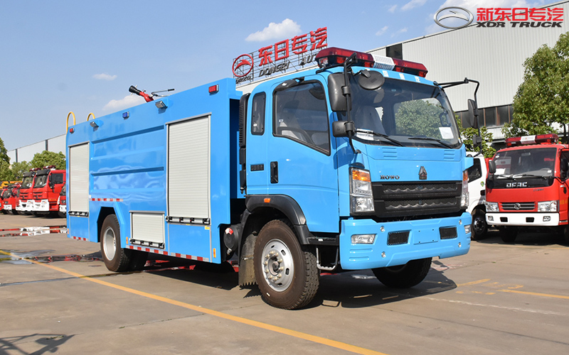 �{ɫ�����Θ�8��ˮ������܇